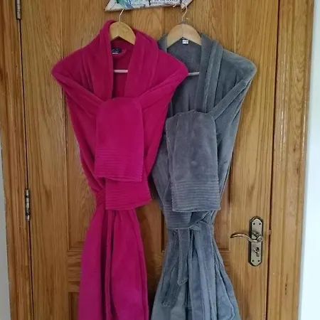 Big Sky Oceanview Retreat - Sleeps 6 *