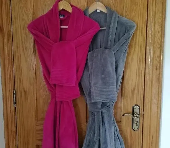 Big Sky Oceanview Retreat - Sleeps 6 *